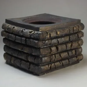 陶艺作品《层土·折年》侧部图，作者-陈进群