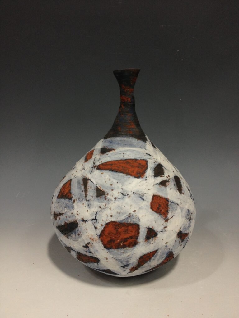 陶艺作品：《初雪·红岩》作者：陈进群