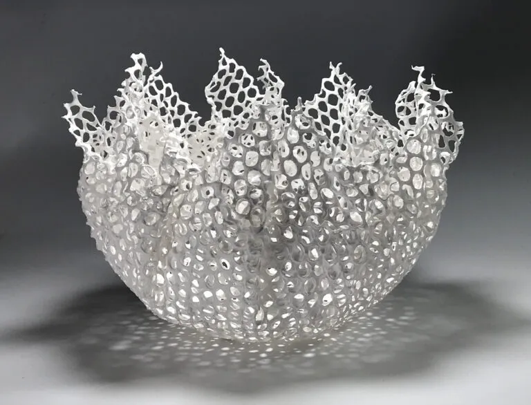 陶艺作品《洞见系列之二》作者：陈进群