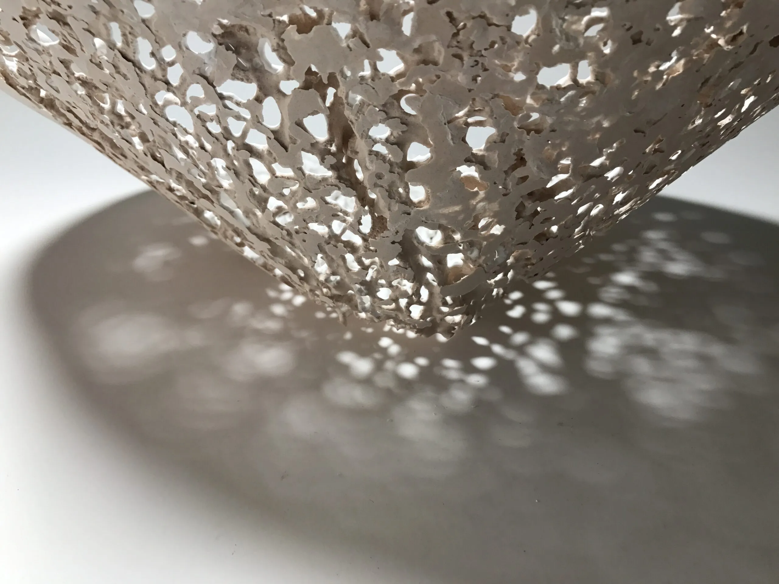 当代陶艺作品《智慧光》作者:陈进群