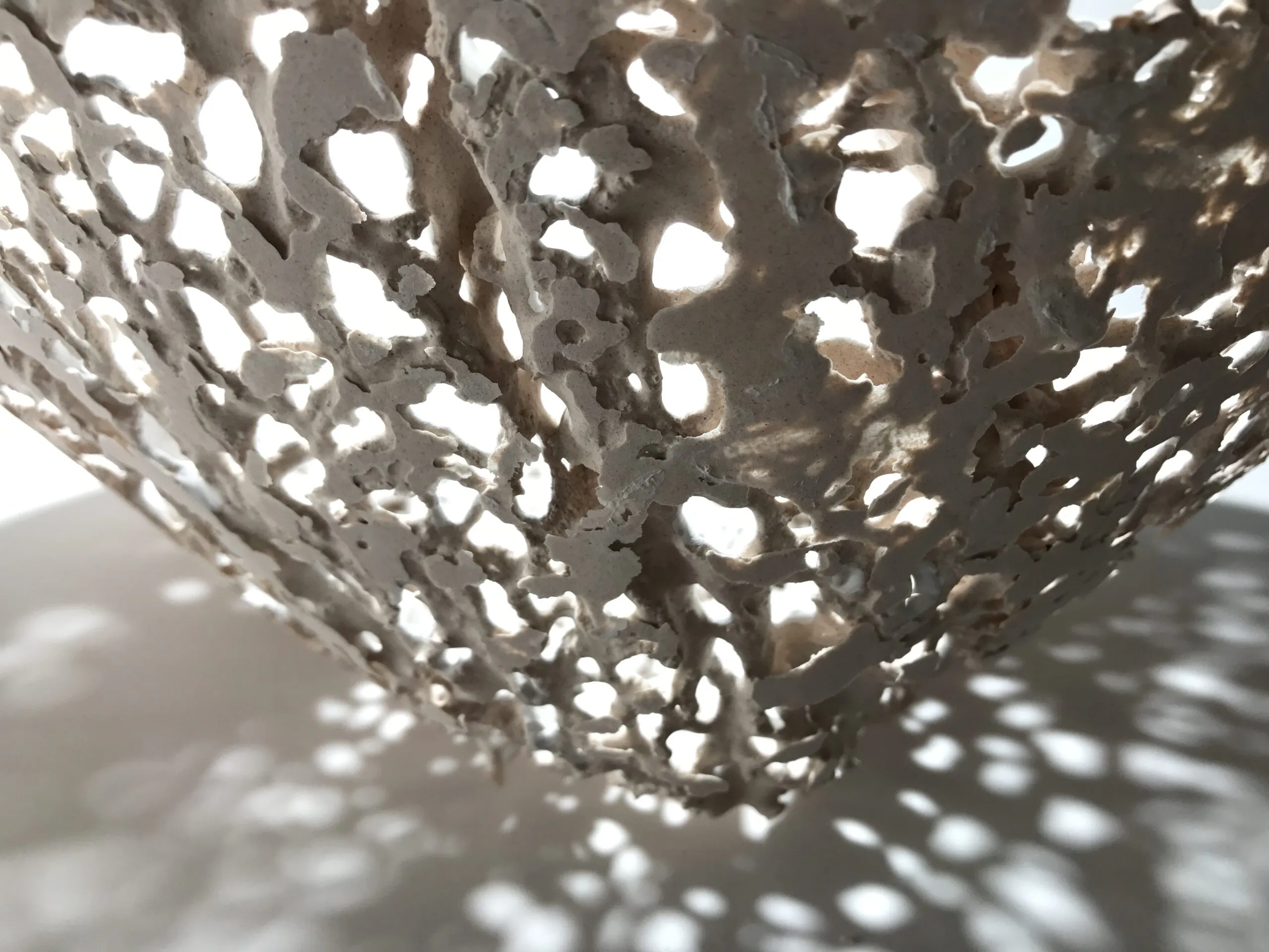 当代陶艺作品《智慧光》作者:陈进群