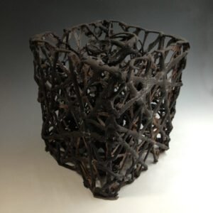 陶艺作品《流淌的空间》主视图,作者-陈进群